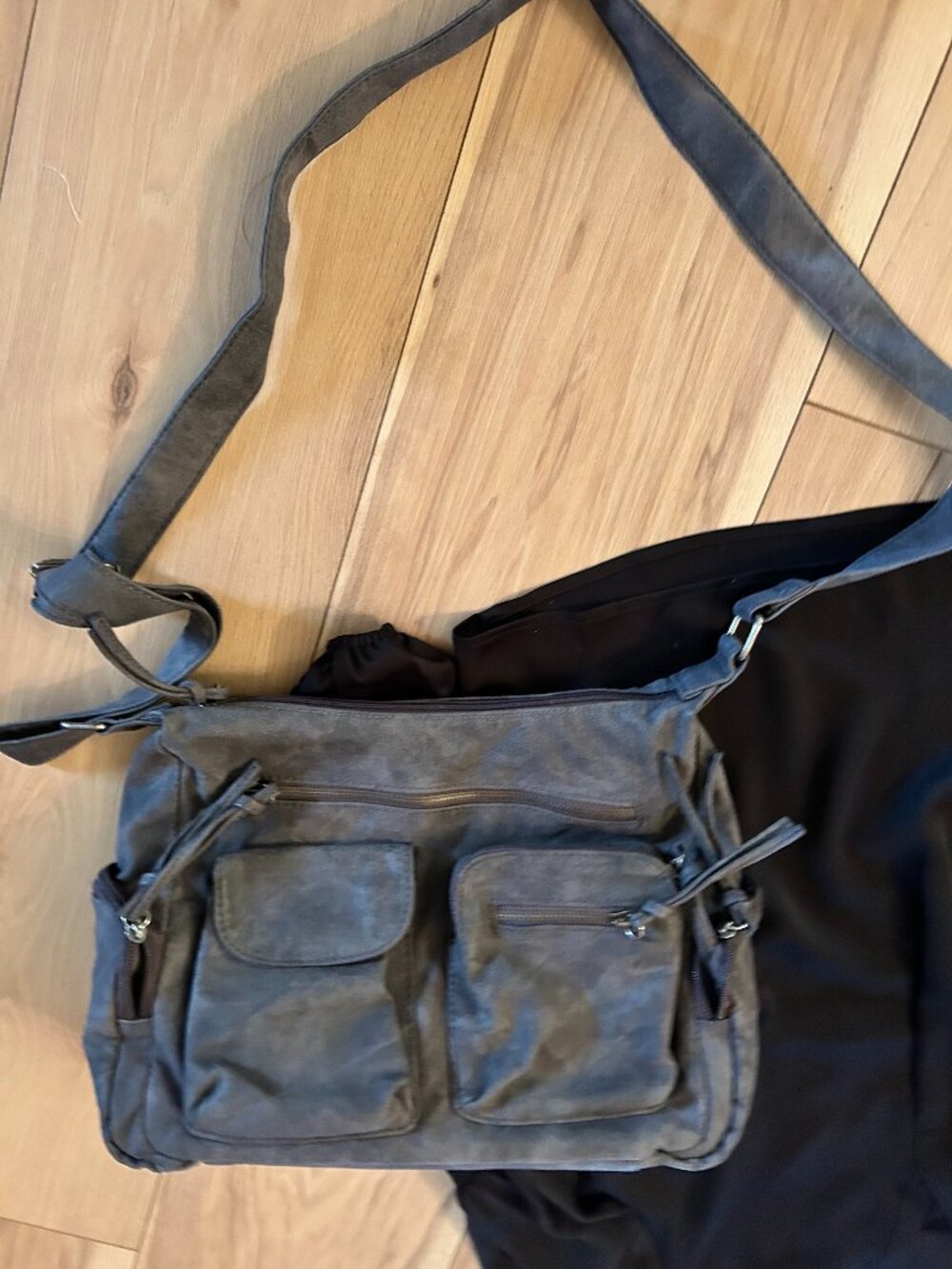 Bueno faux leather shoulder purse hand bag handbag gray pockets